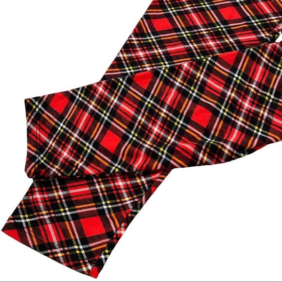 Plus size red, black, white, & yellow soft plaid Christmas colored leggings EUC - Picture 4 of 11